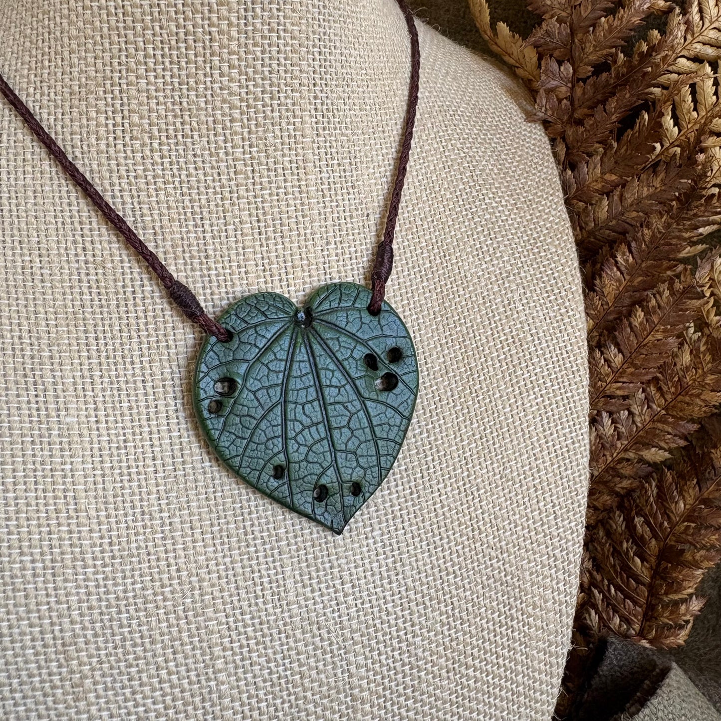 Kawakawa Necklace 4.5cm - Brown cord