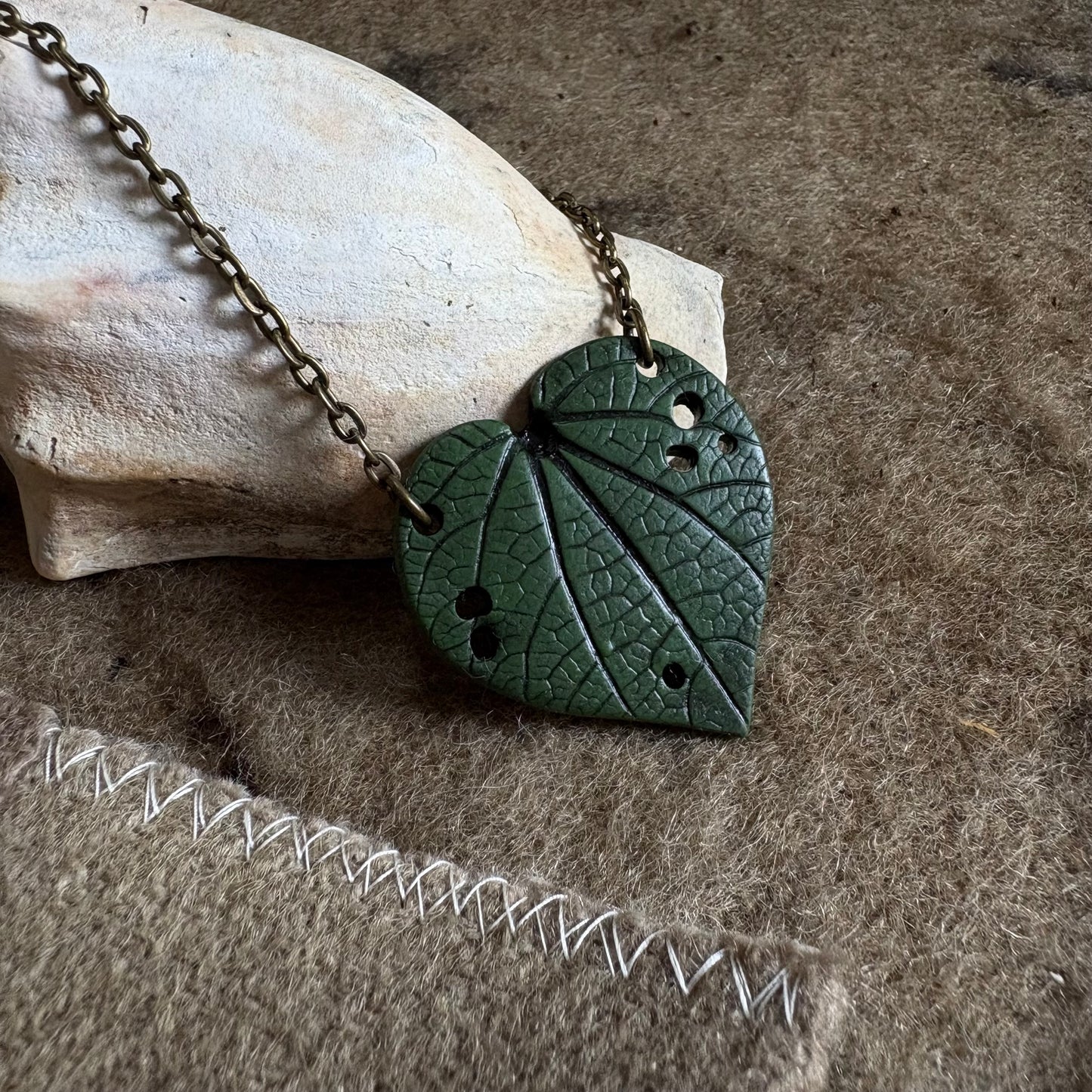 KawaKawa Pendant 3cm - Bronze Belcher Chain